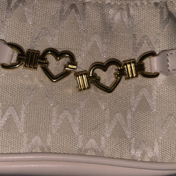 White heart handbag - Picture 3 of 4